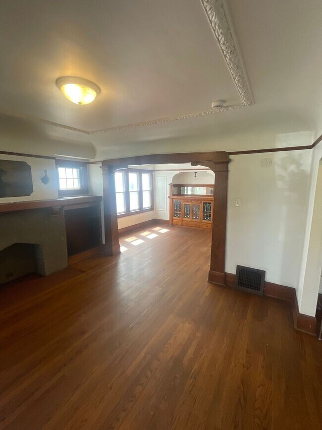Foto del edificio - 3859-3861 N 24th Pl. (Duplex)