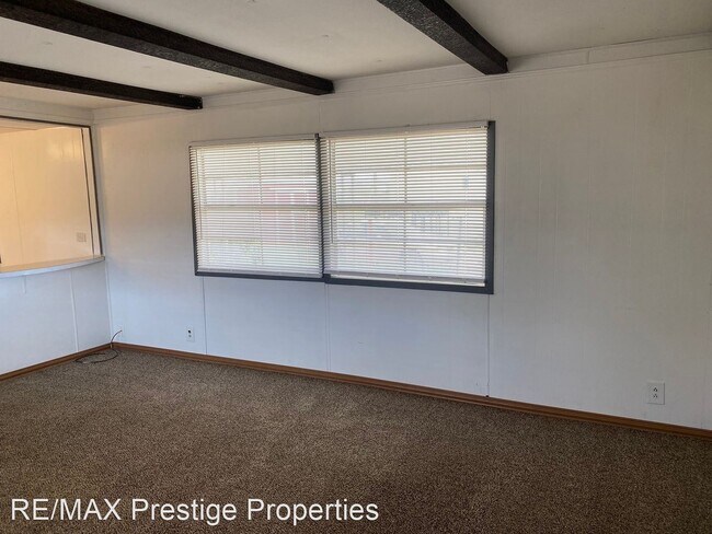 Building Photo - 2 br, 2 bath House - 3211 E. Northfield Ave.