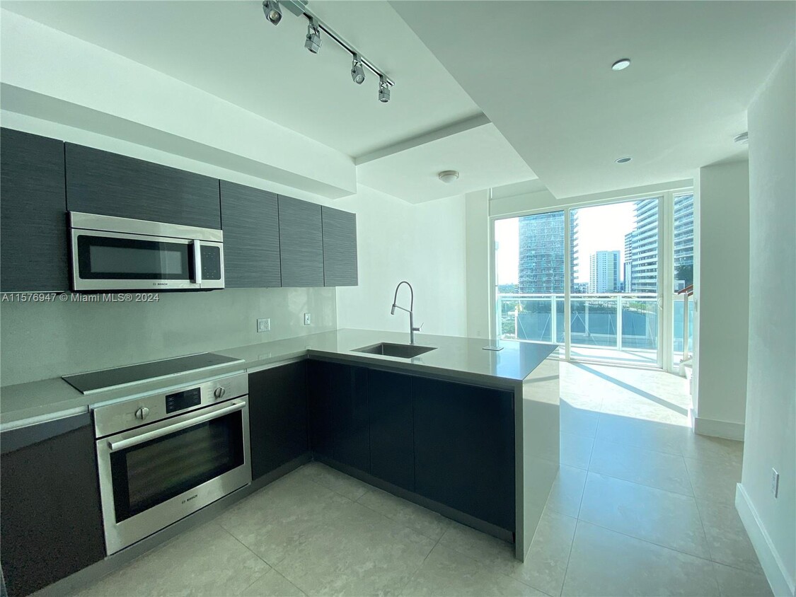 Foto principal - 1080 Brickell Ave