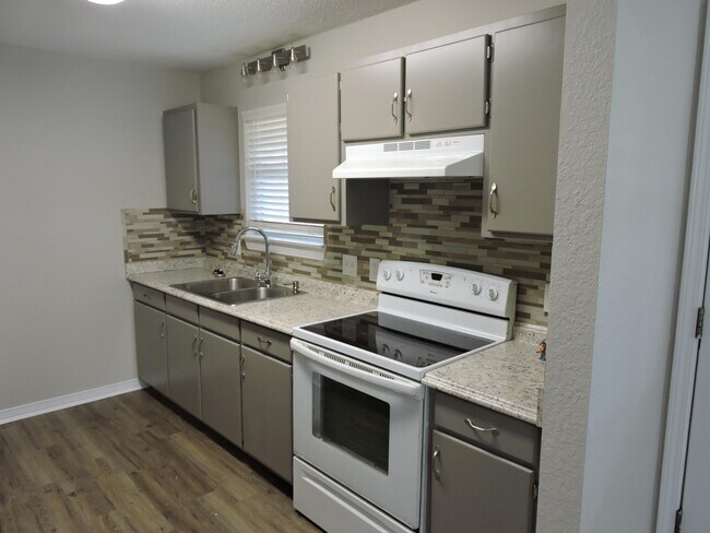 Foto del edificio - 692 Williams Ave