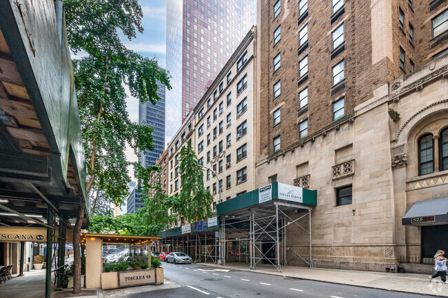 Building Photo - 142 East 49th Street