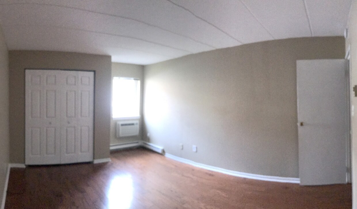 Foto principal - 200 Campbell Cir