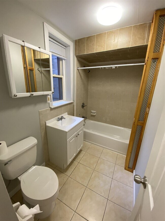 Building Photo - 157-159 W 48th St