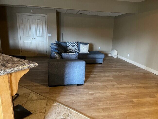 Foto del edificio - 1431 Heather Ln