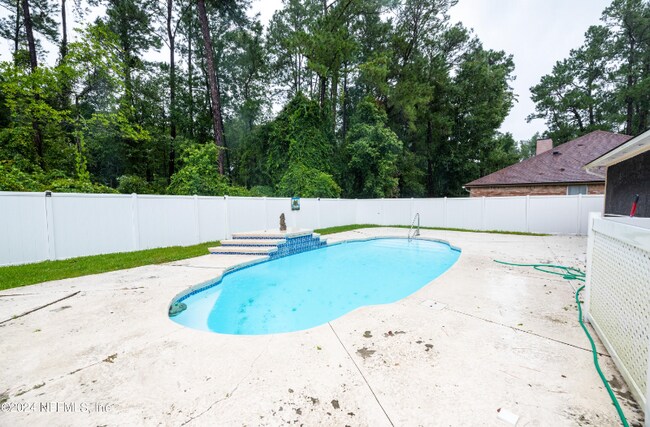 Building Photo - 5918 Covered Creek Ln