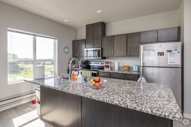 2BR, 2BA - 1056SF - Kitchen - Flats on 21