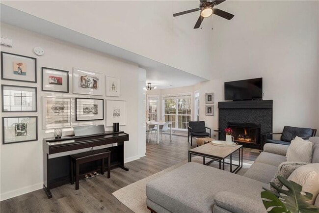 Building Photo - 3572 Avensong Village Cir