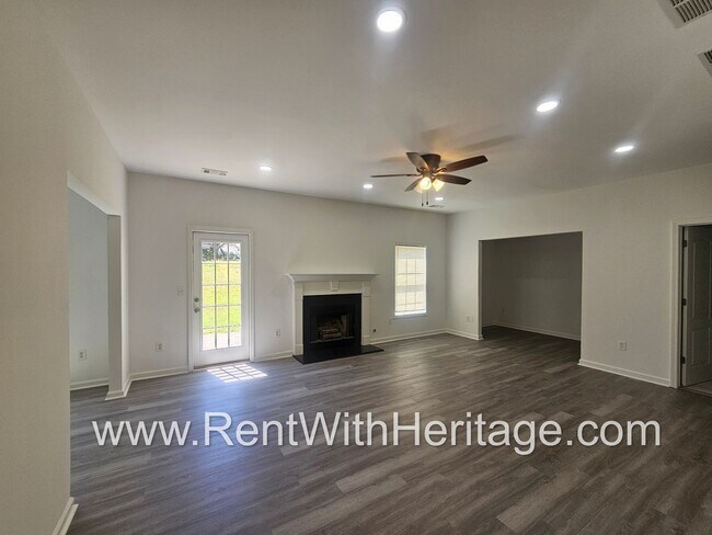 Foto del edificio - Awesome 3 bd/ 2ba With Everything Brand Ne...