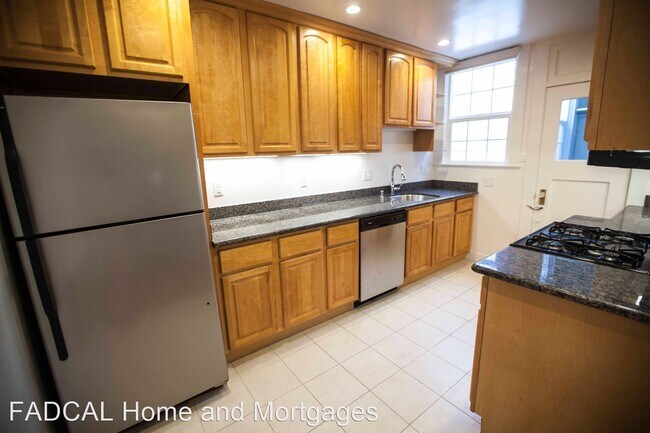 Building Photo - 2 br, 1 bath House - 6643 California Street