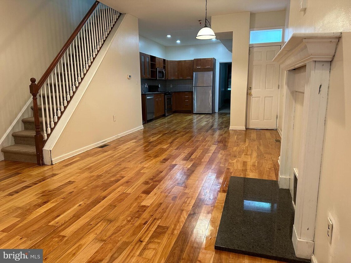 Foto principal - 513 E 9th St