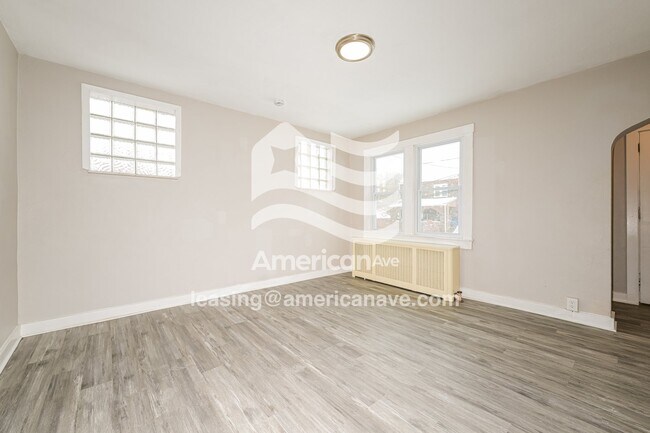 Foto del edificio - 1818 Plainview Ave