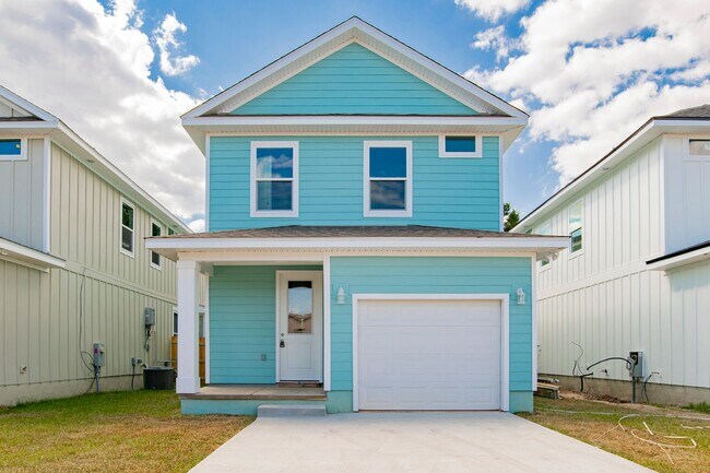 Building Photo - BRAND NEW 3 Bed/3.5 Bath New Orleans-style...