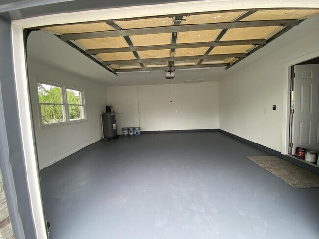 Building Photo - 32 Indian Oak Ln