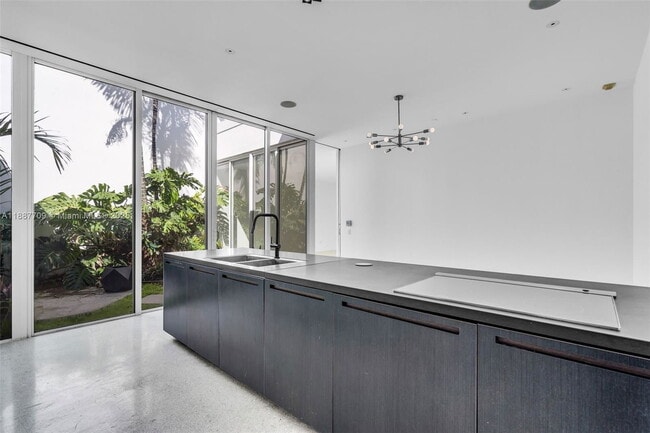 Foto del edificio - 1665 Alton Rd