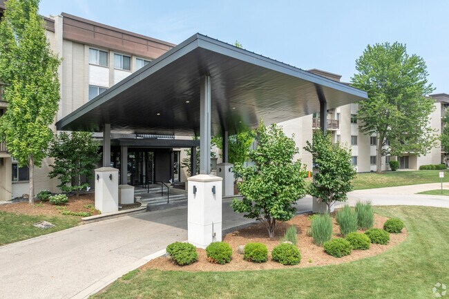 Building Photo - Stonebridge of Arlington Heights