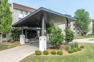 Building Photo - Stonebridge of Arlington Heights