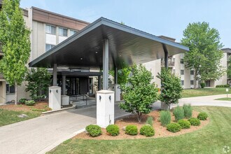 Building Photo - Stonebridge of Arlington Heights