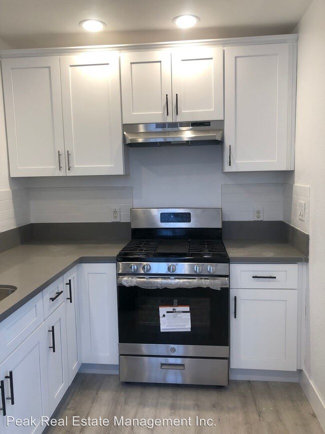Building Photo - 213 E 67th St