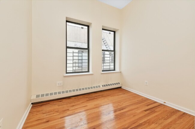 Foto del edificio - New To The Market