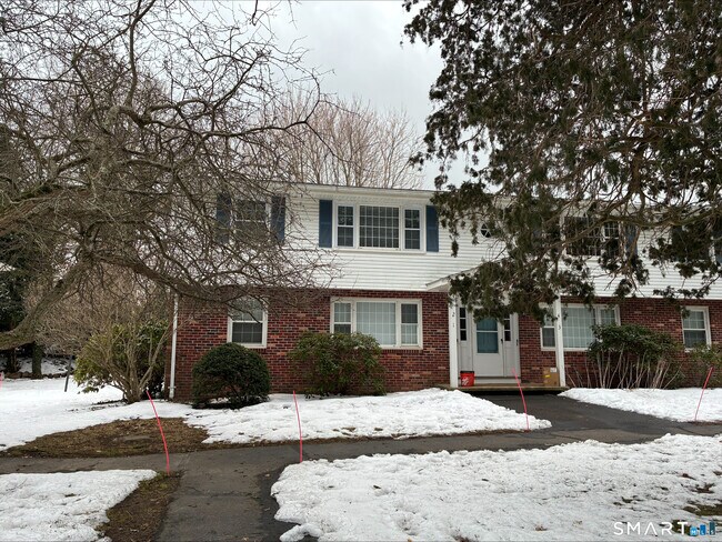 Building Photo - 26 College St