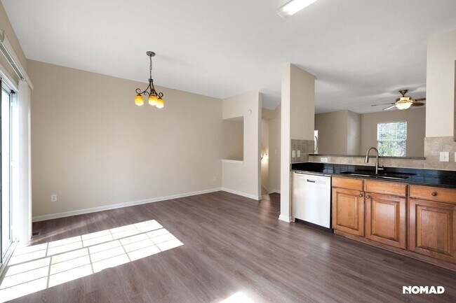 Building Photo - Charming 4BR Townhome in Duluth