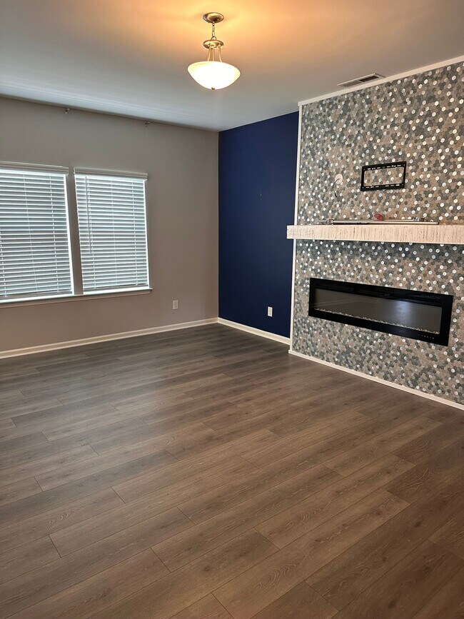 Foto del edificio - 7556 Hartsfield Dr