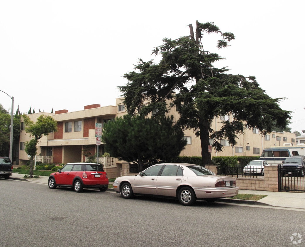 Primary Photo - 1538 Stanford St