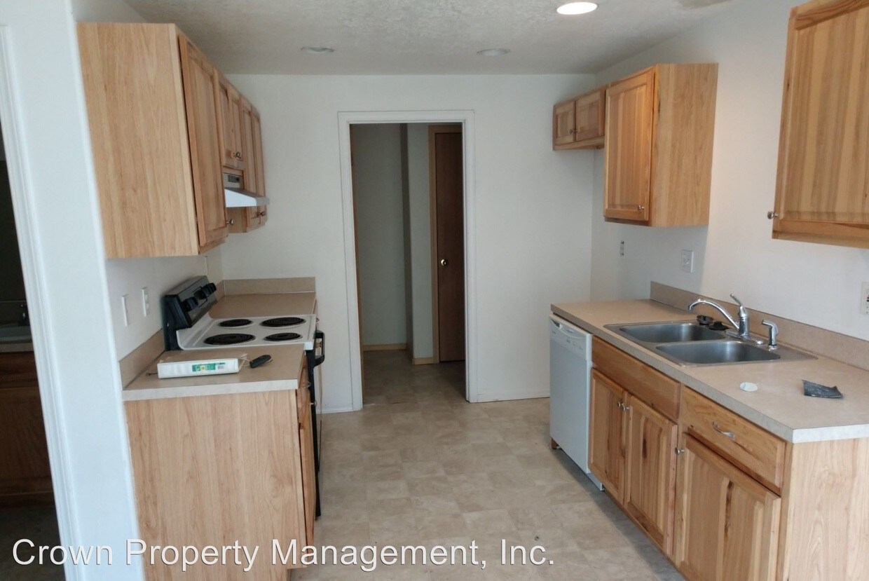 Foto del edificio - 2104-2106 Rogers Ln NW