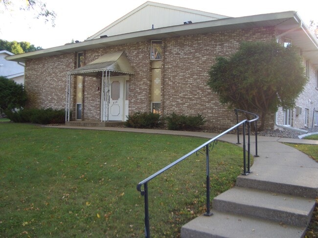 Front entry of building - 438 Dakota St S
