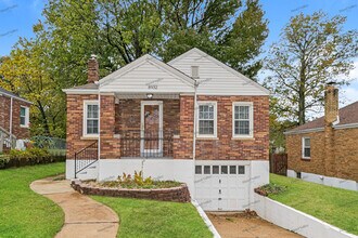 Building Photo - 8932 Pallardy Ln