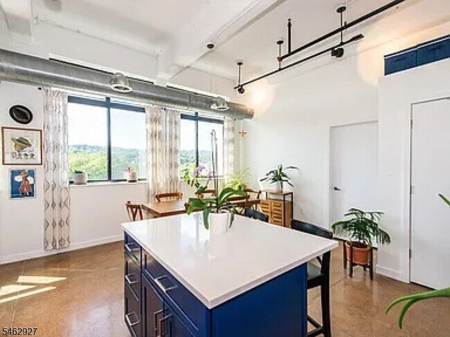 Foto del edificio - 475 S Jefferson St