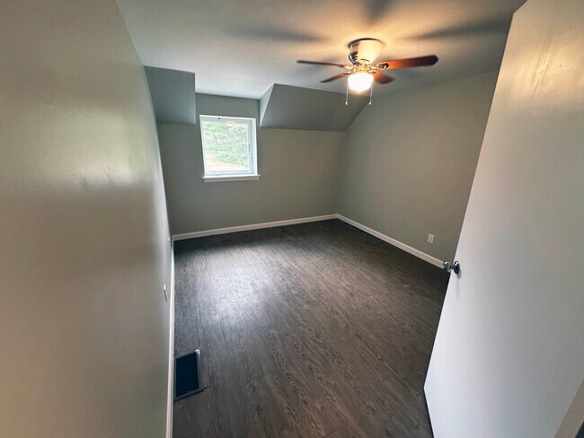 Building Photo - 140 Ingraham Rd