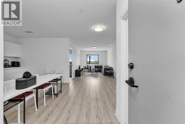 Building Photo - 7337 Meo Blvd