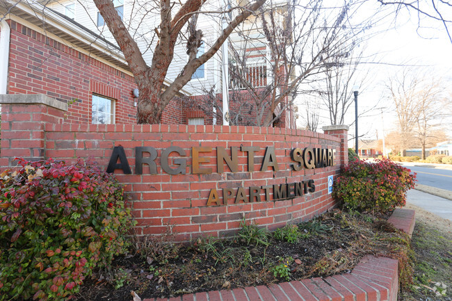 Signage - Argenta Square Apartments