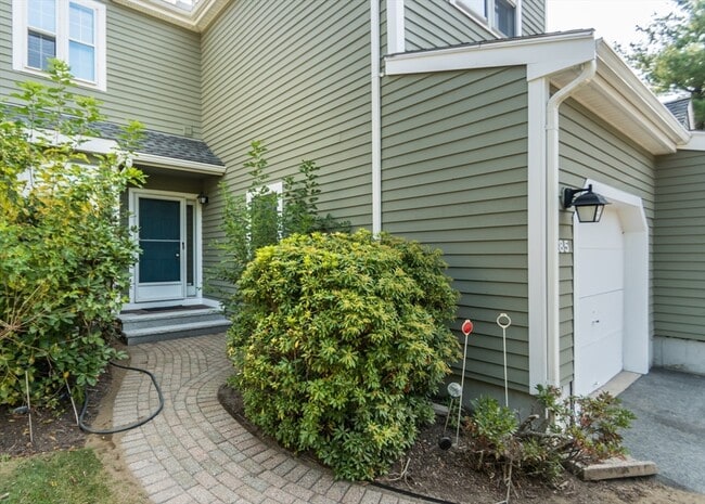 Building Photo - 285 Bishops Forest Dr