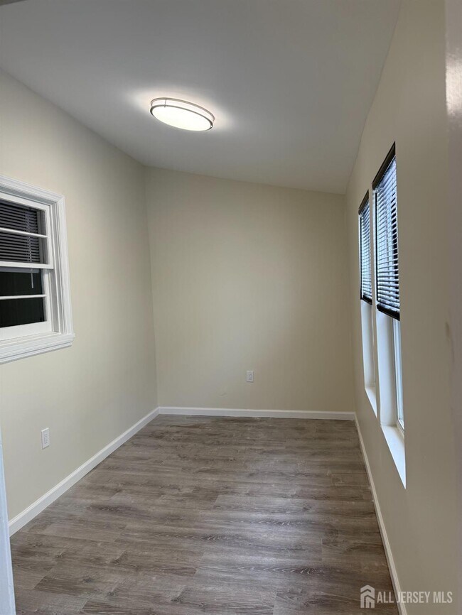 Building Photo - 729 Bordentown Ave