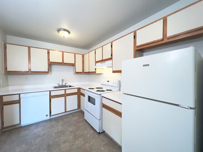 2BR, 1BA, 800 PIES CUADRADOS - Cocina - Tanglewood Apartments
