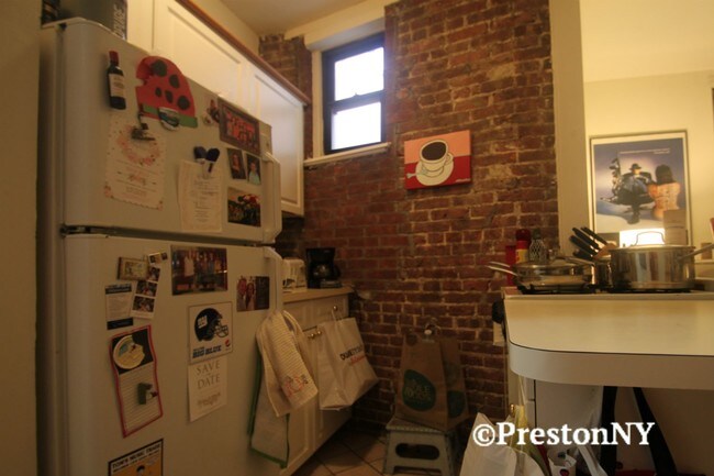 Foto del edificio - 112 E 90th St