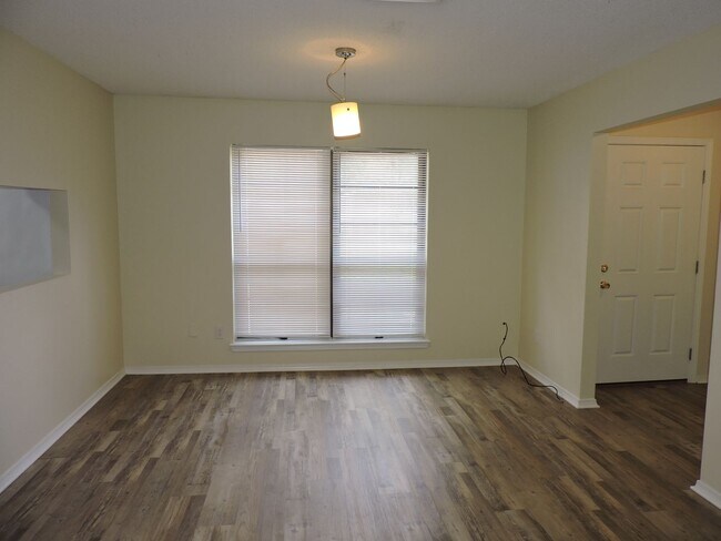 Foto del edificio - Nice home in Northeast Pensacola!