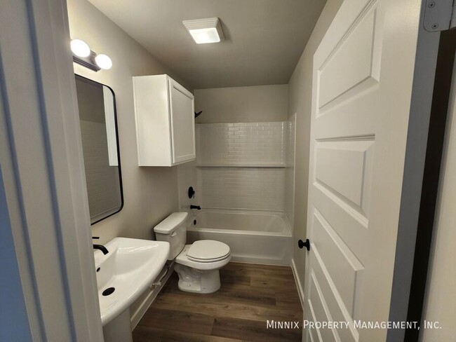 Building Photo - 14502 Paris Ave