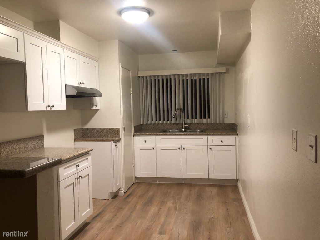 Building Photo - 1425 W Stoneridge Ct