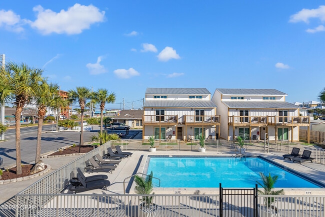 Foto del edificio - 8115 Thomas Dr