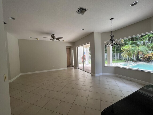 Building Photo - 9880 Palma Vista Way