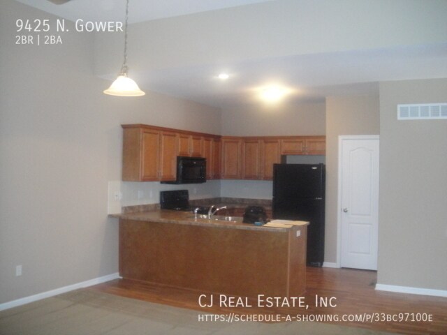 Foto del edificio - 9425 N. Gower-