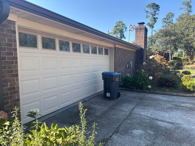 Foto del edificio - Available Now