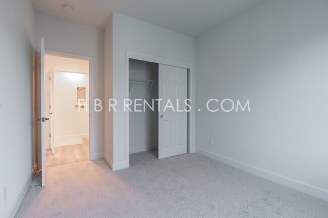 Foto del edificio - 3024 Ellis Town Dr