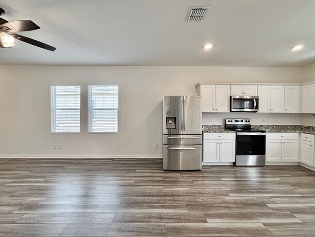 Foto del edificio - 5227 Hickory Pl