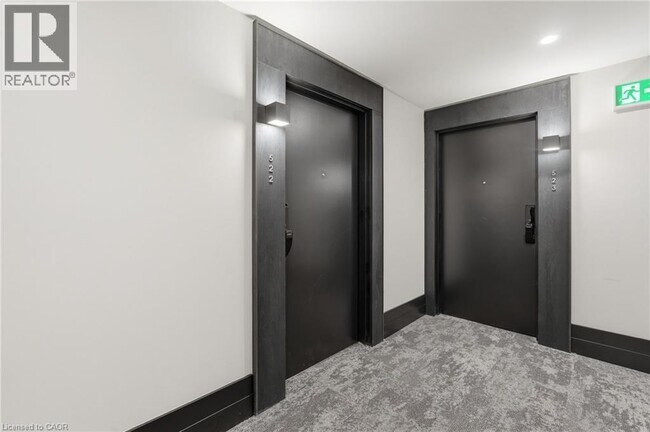 Building Photo - 461 Green Rd