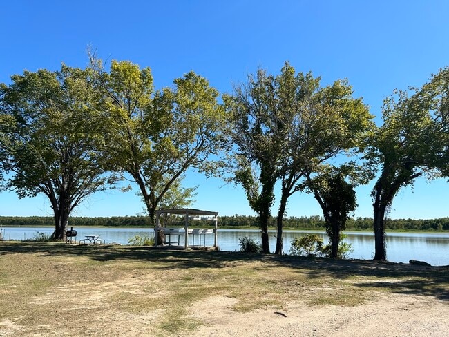 Building Photo - 496 Campground Rd