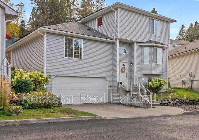 Building Photo - 607 W Persimmon Ln